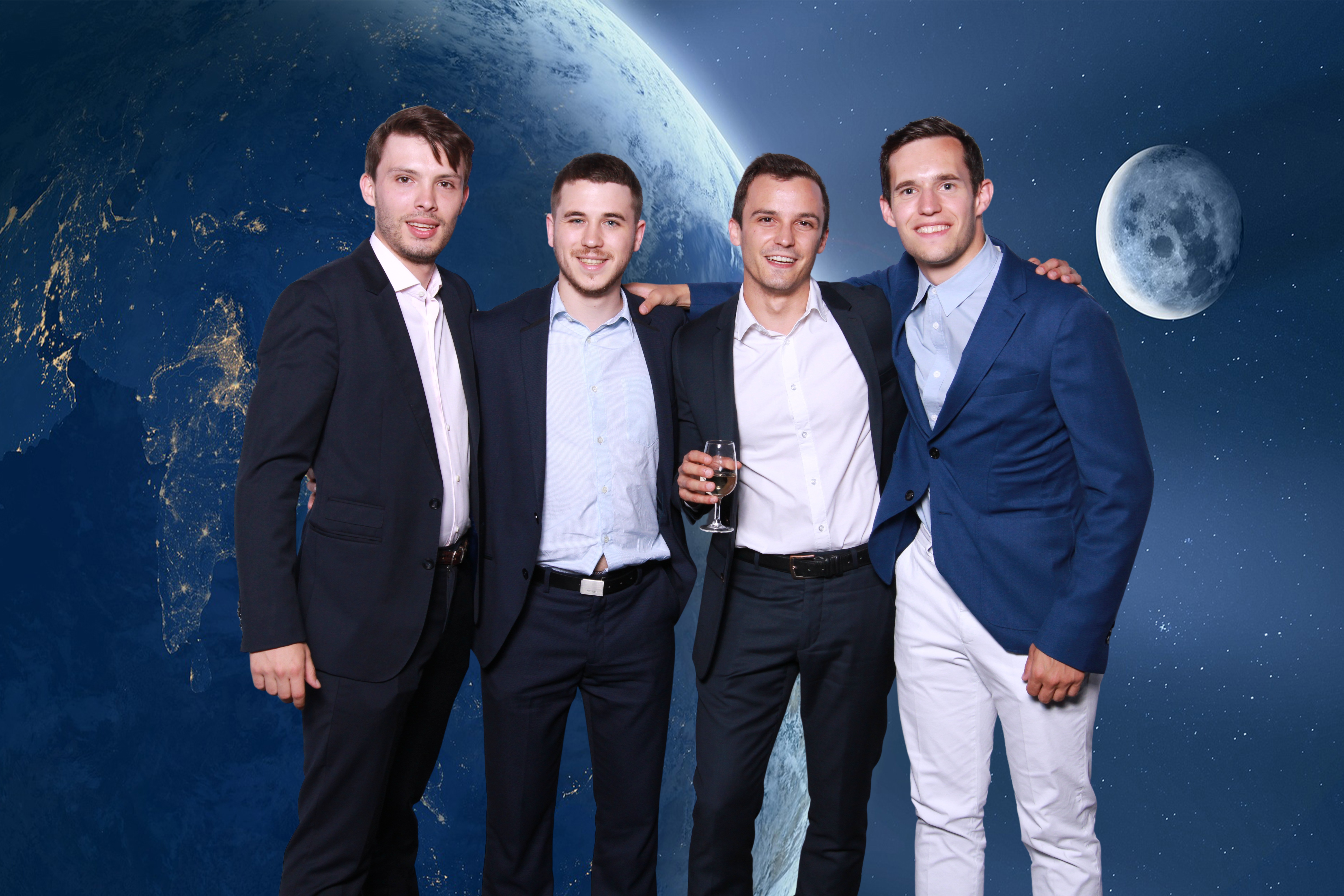 Groupe (24)